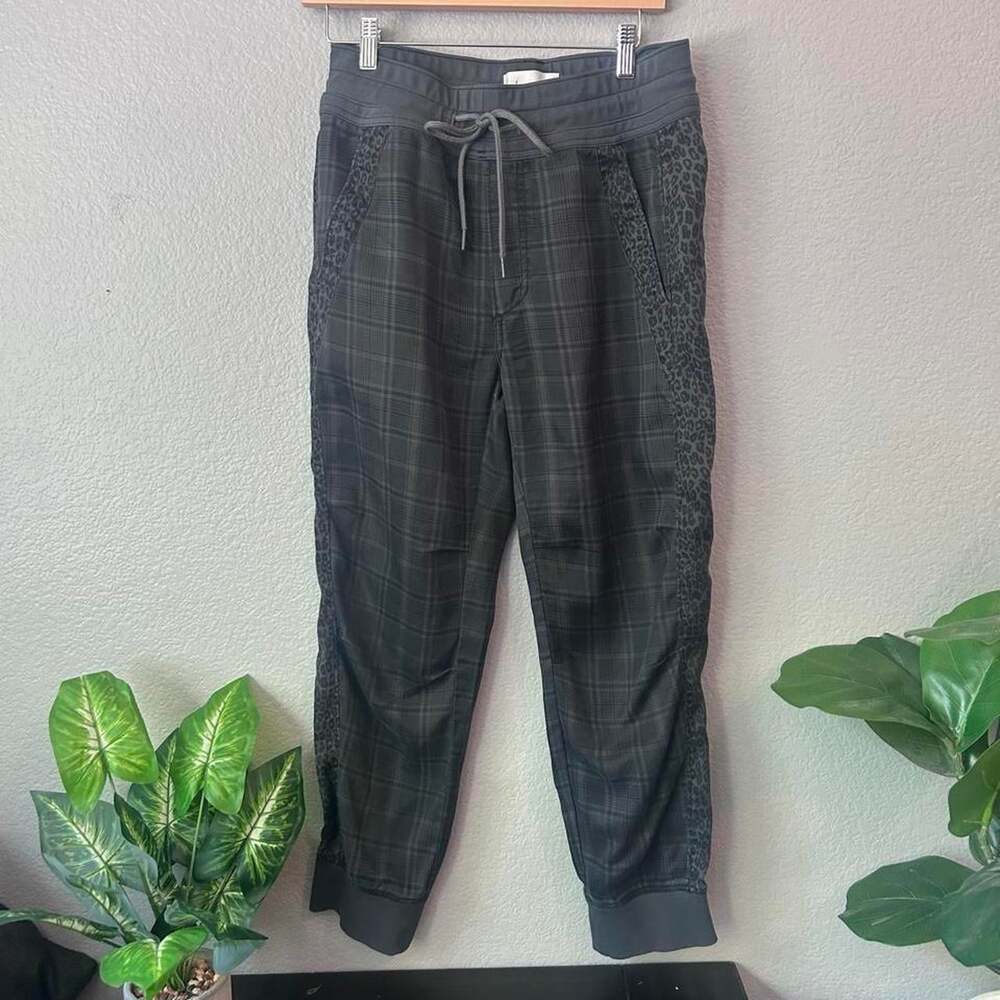 Anthropologie Women's Grey and Black Trousers